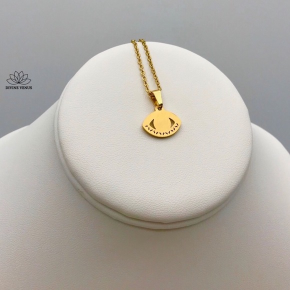 Evil Eye Necklace | Gold Plated Stainless Steel - Picture 5 of 6